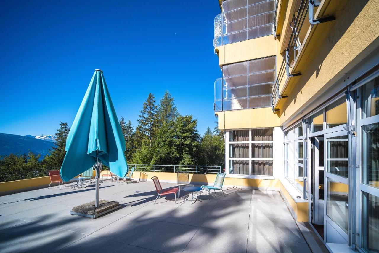 Crans-Montana Youth Hostel Exterior photo