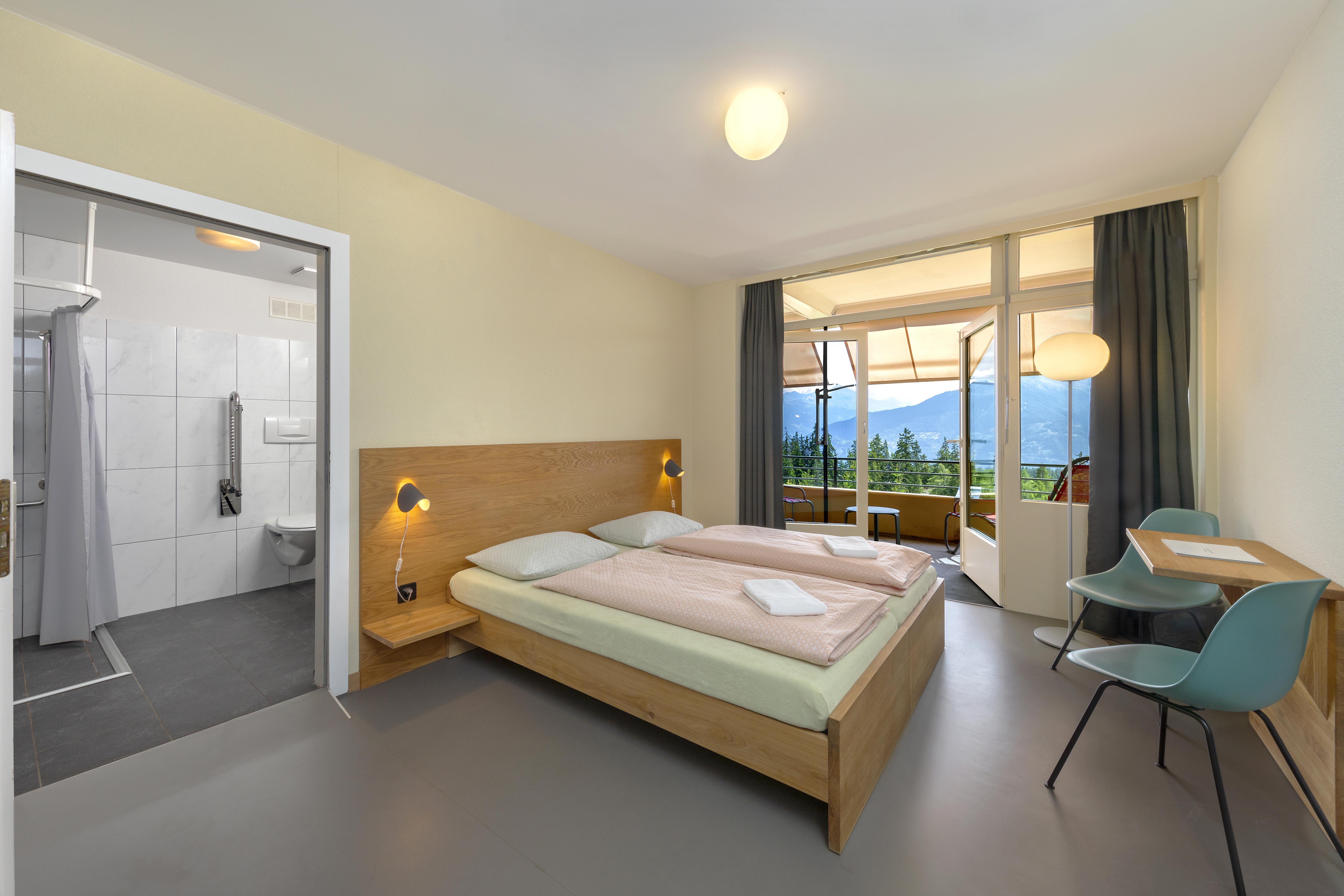 Crans-Montana Youth Hostel Exterior photo