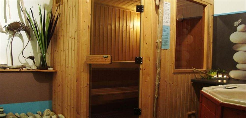 Crans-Montana Youth Hostel Exterior photo