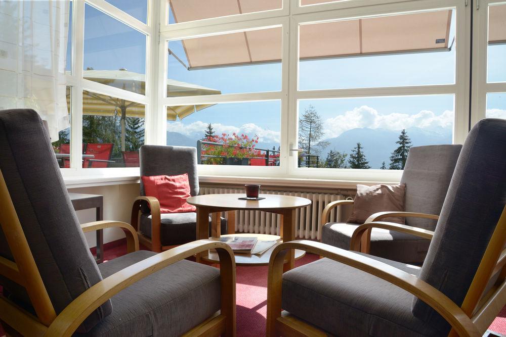 Crans-Montana Youth Hostel Exterior photo