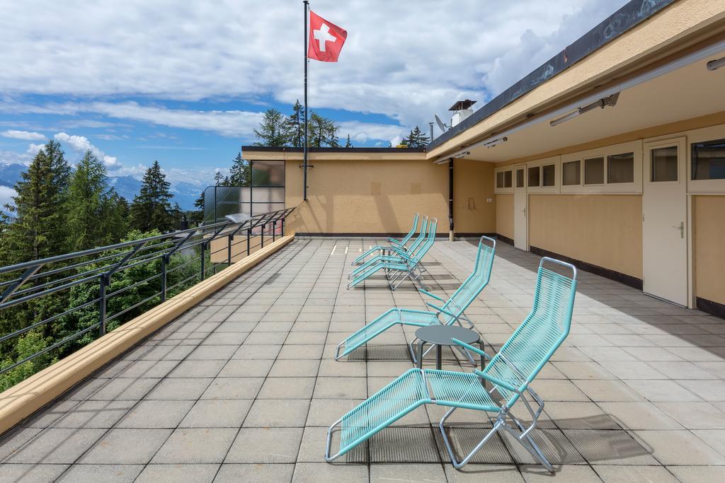 Crans-Montana Youth Hostel Exterior photo
