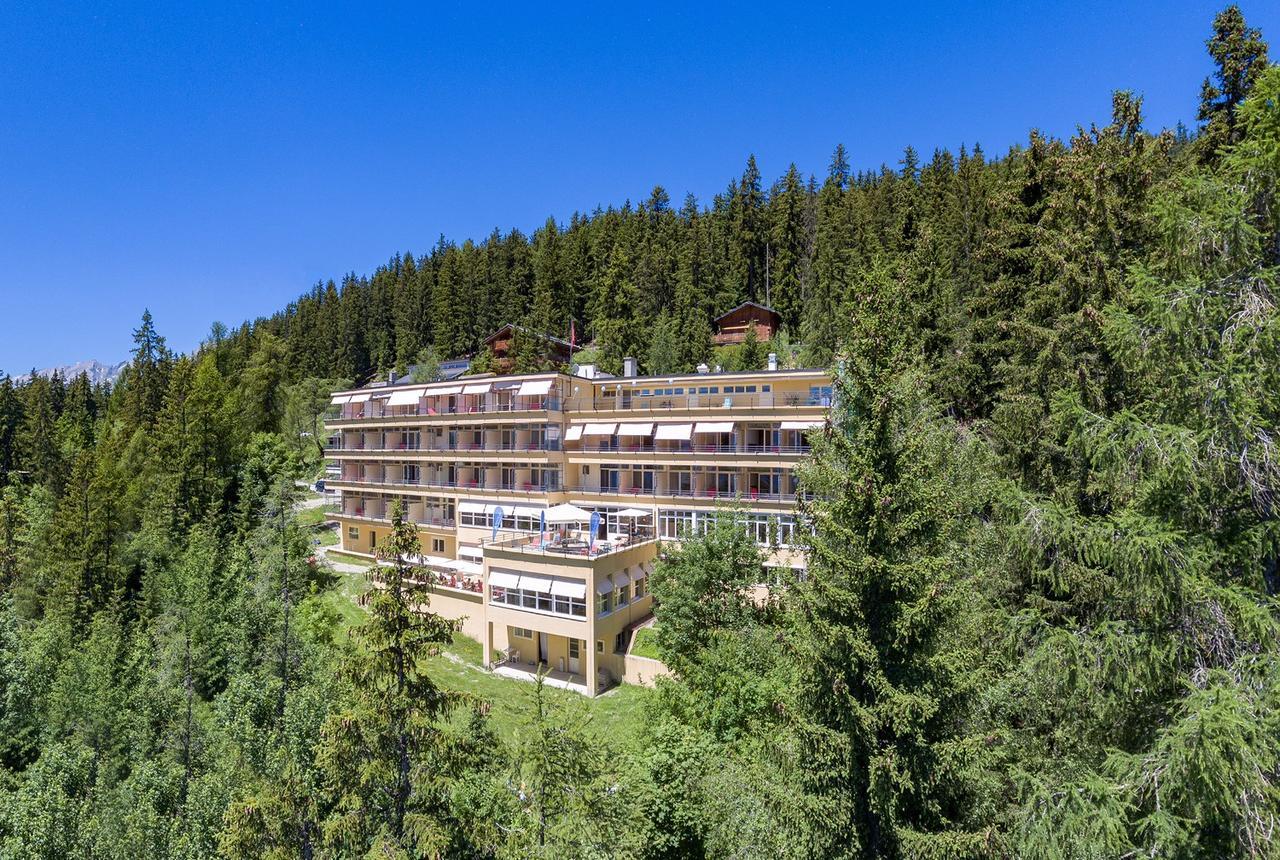 Crans-Montana Youth Hostel Exterior photo